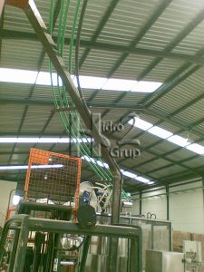Hidro2 Grup - Trabajos de fontanería de forma aérea en nave industrial en Oliva